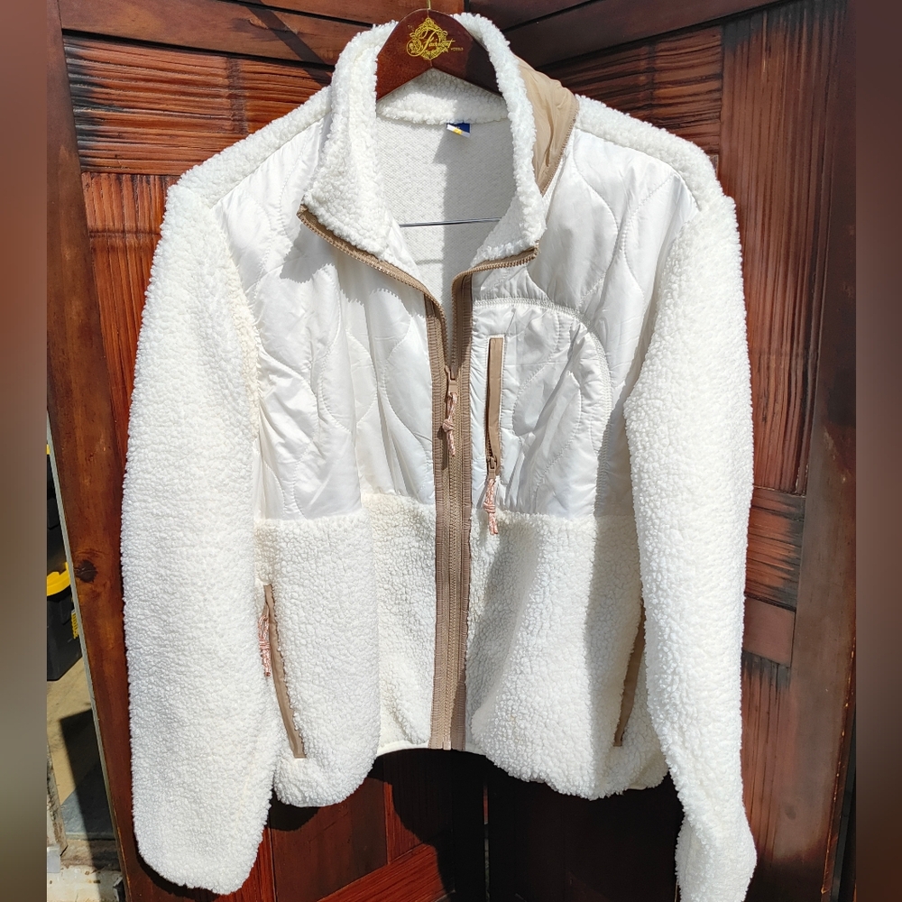 Warm White Lightweight Sherpa Jacket From Old Navy Size Medium